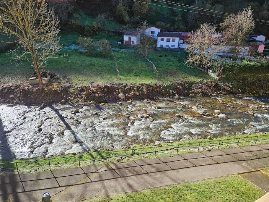 21A02 Coqueto Apartamento Con Garaje Felechosa Bagian luar foto