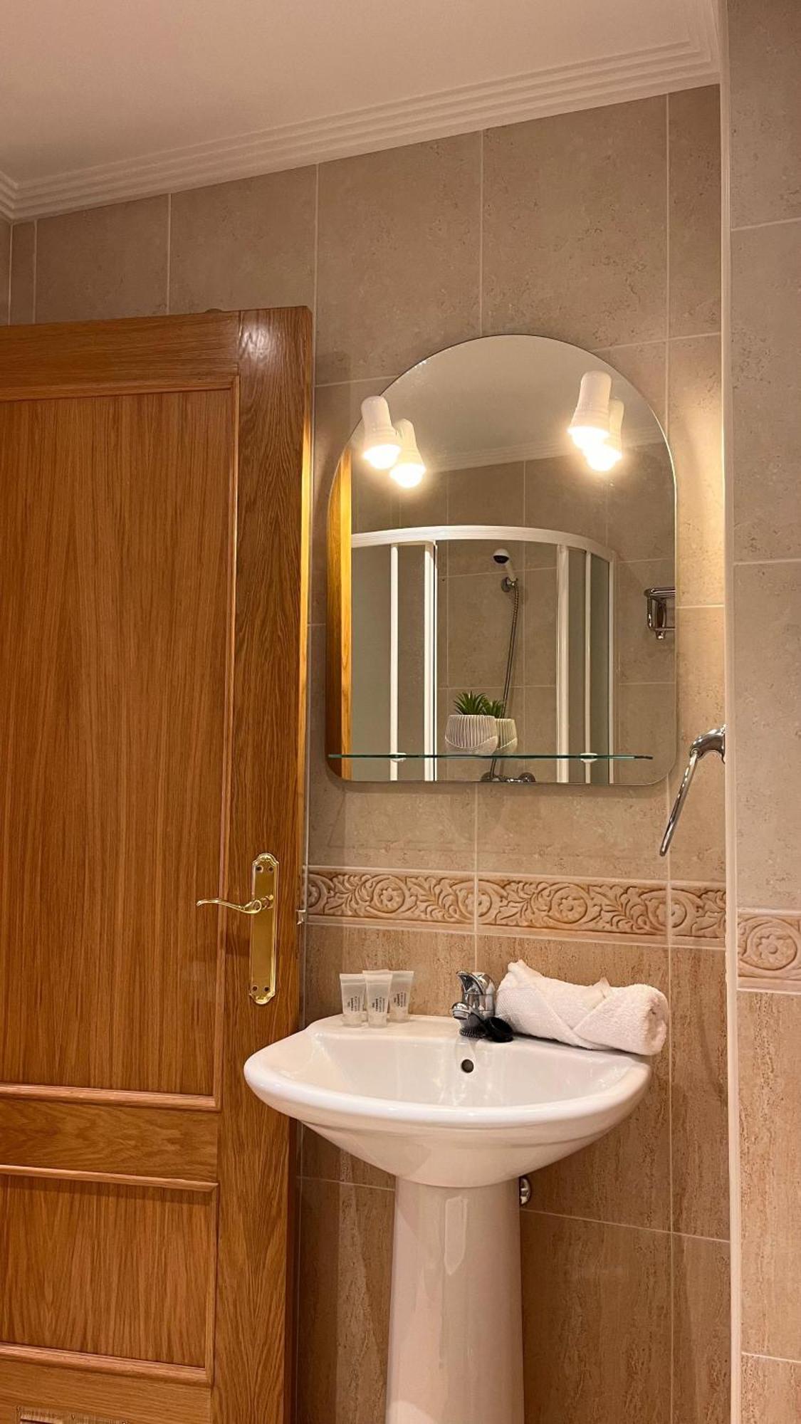 21A02 Coqueto Apartamento Con Garaje Felechosa Bagian luar foto